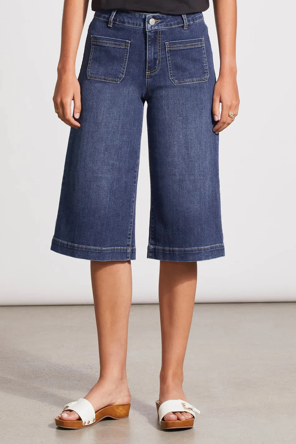 TR5363o Audrey Patch Pocket Capri